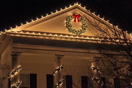 Holiday-Ready Homes: Why Professional Christmas Light Installation Beats DIY